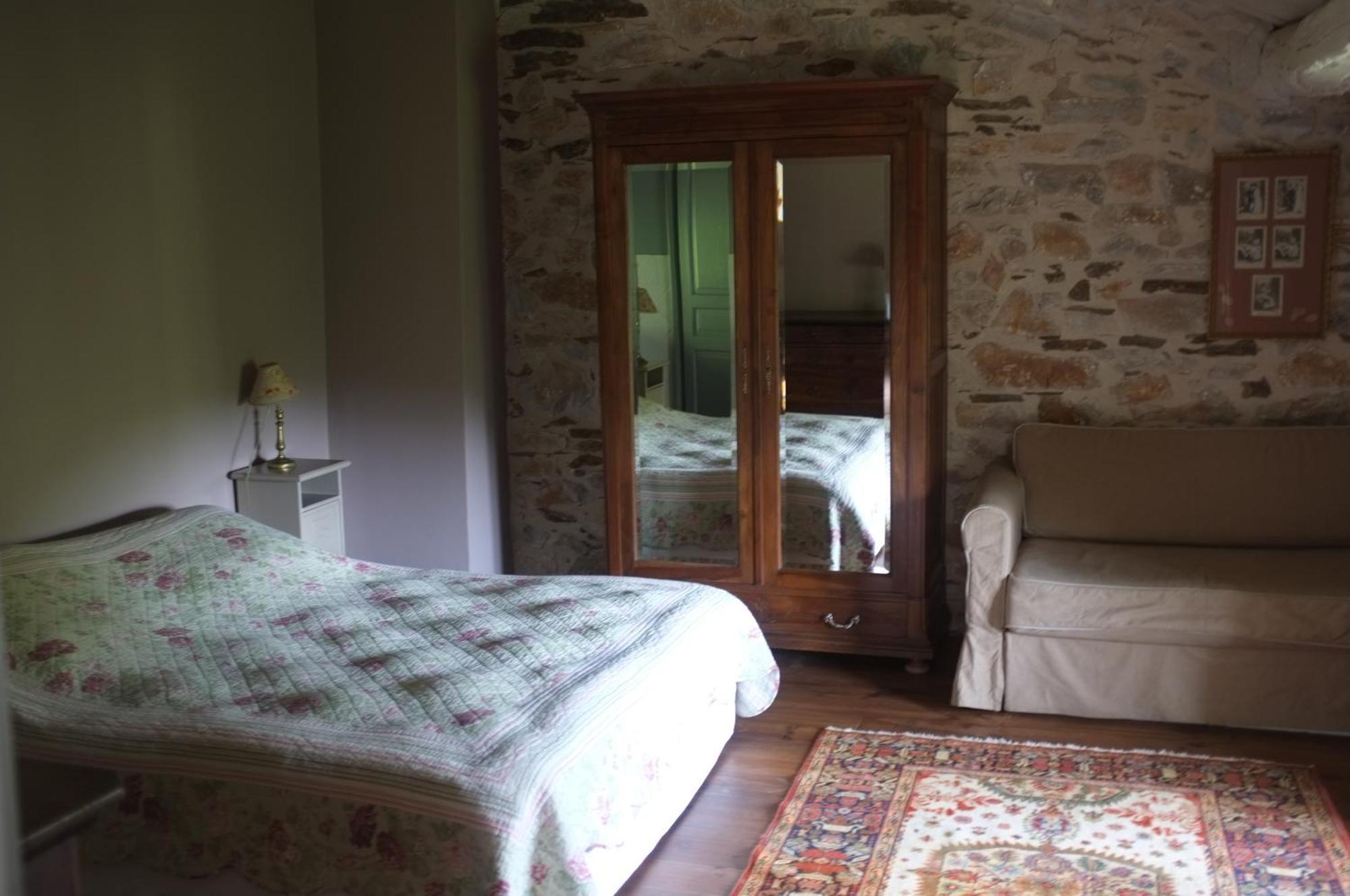 Nabat Le Haut, Chambre Et Table D'Hotes Courniou Exterior photo