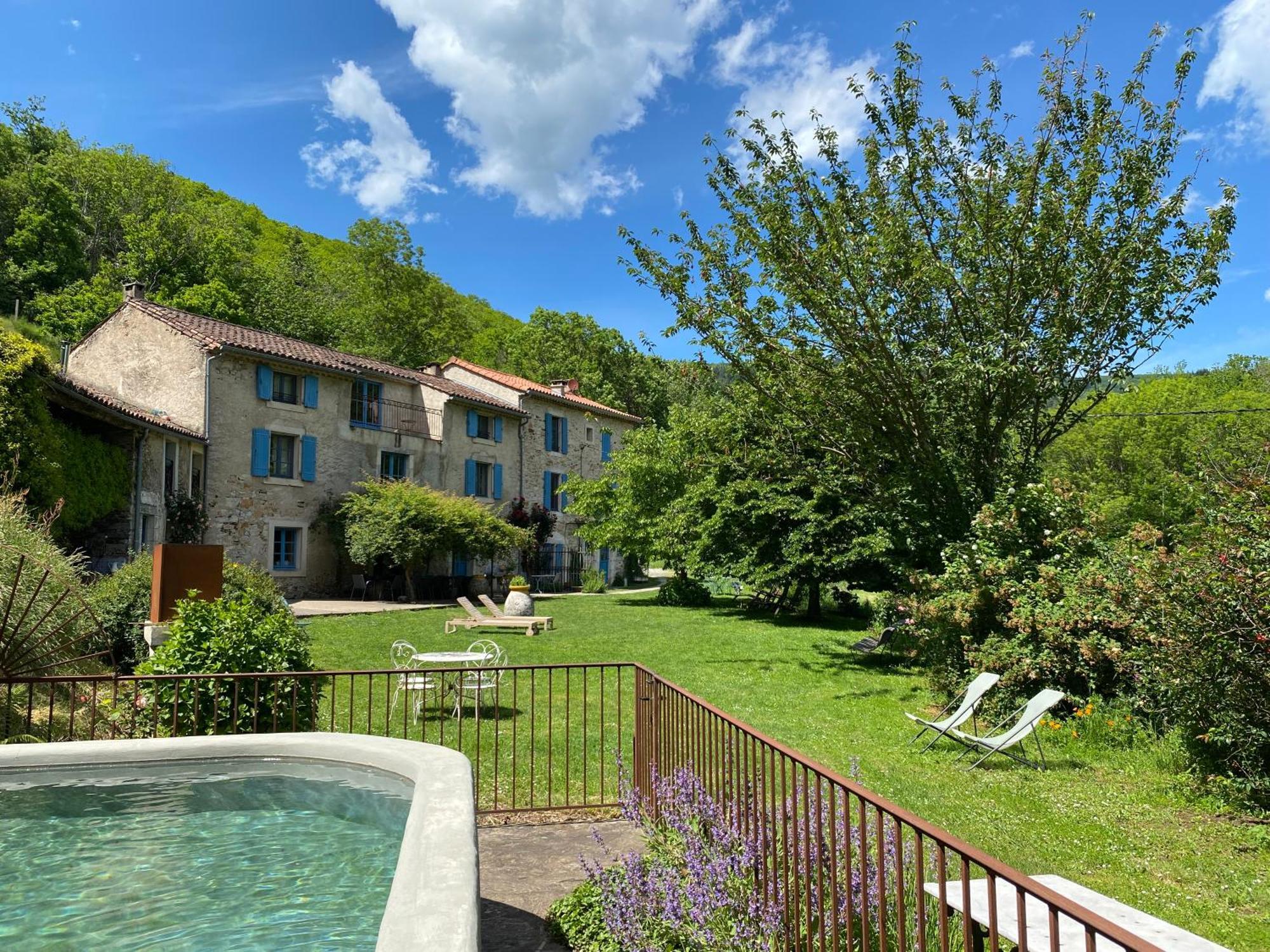 Nabat Le Haut, Chambre Et Table D'Hotes Courniou Exterior photo