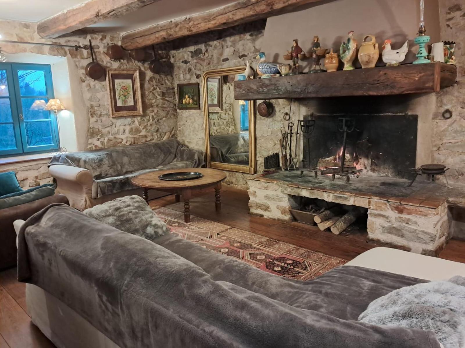 Nabat Le Haut, Chambre Et Table D'Hotes Courniou Exterior photo